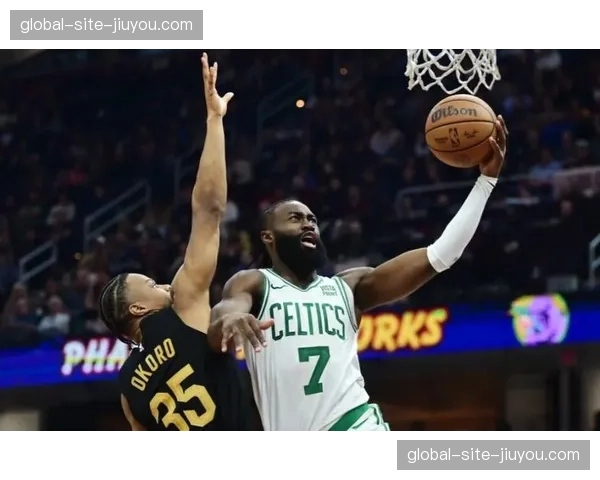 骑士内线护框数据解析 阿伦2抢断3盖帽难阻猛龙冲击